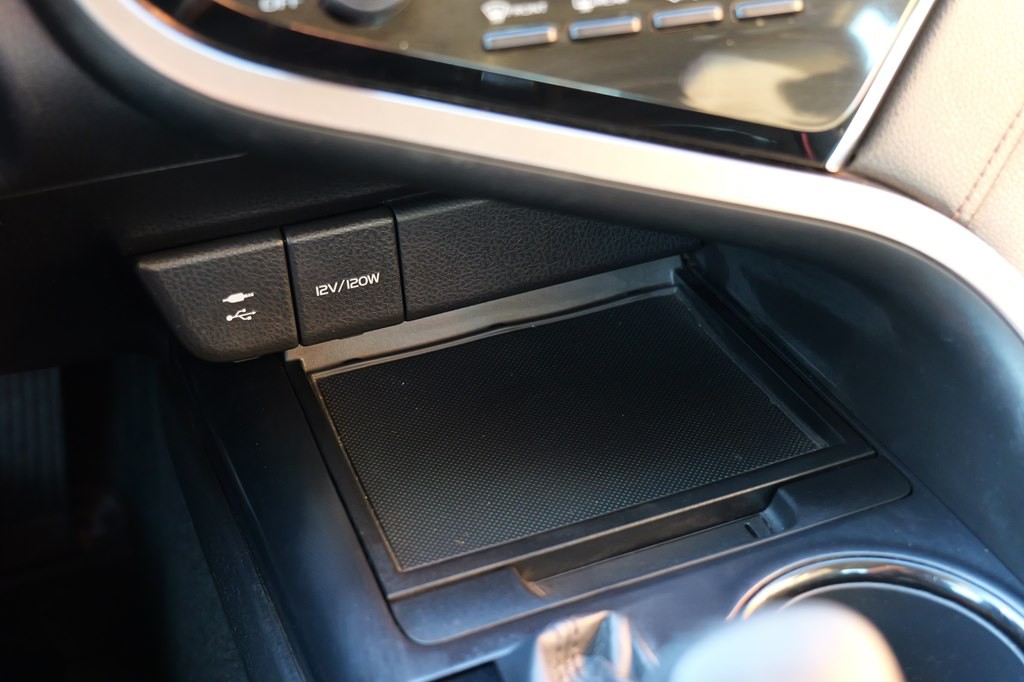 2018 Toyota Camry Image 39