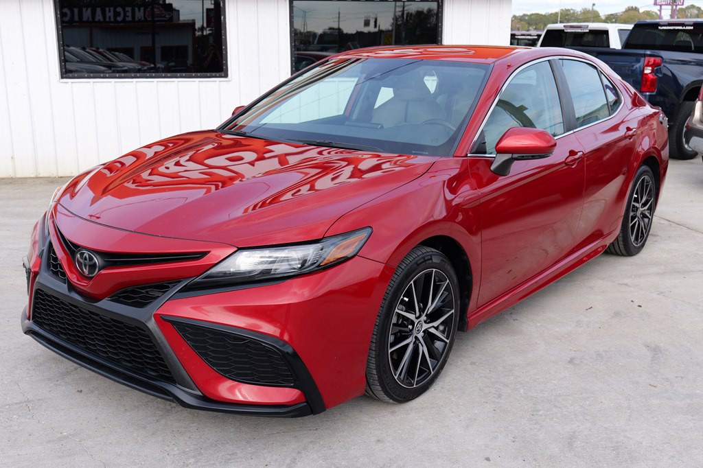 2022 Toyota Camry Image 2