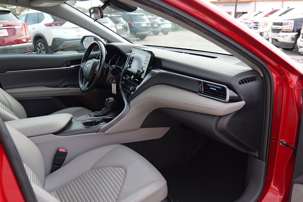 2022 Toyota Camry Image 25