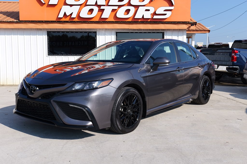 2024 Toyota Camry Image 1