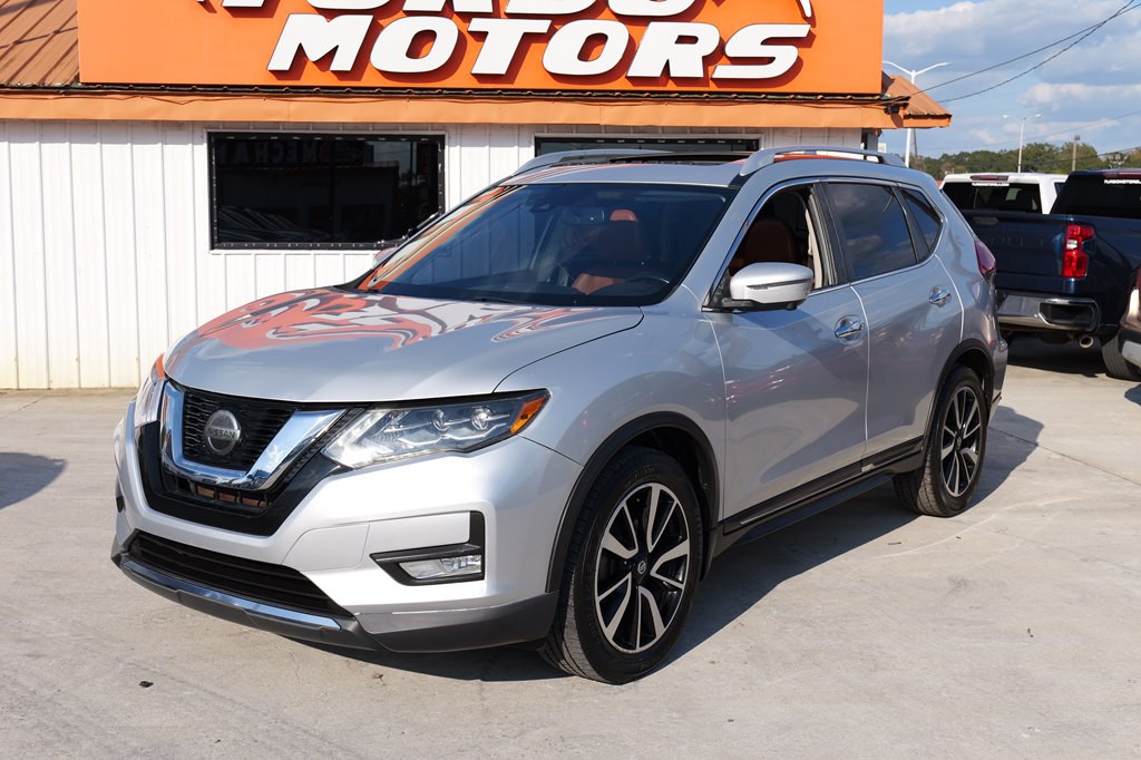 2018 Nissan Rogue Image 1