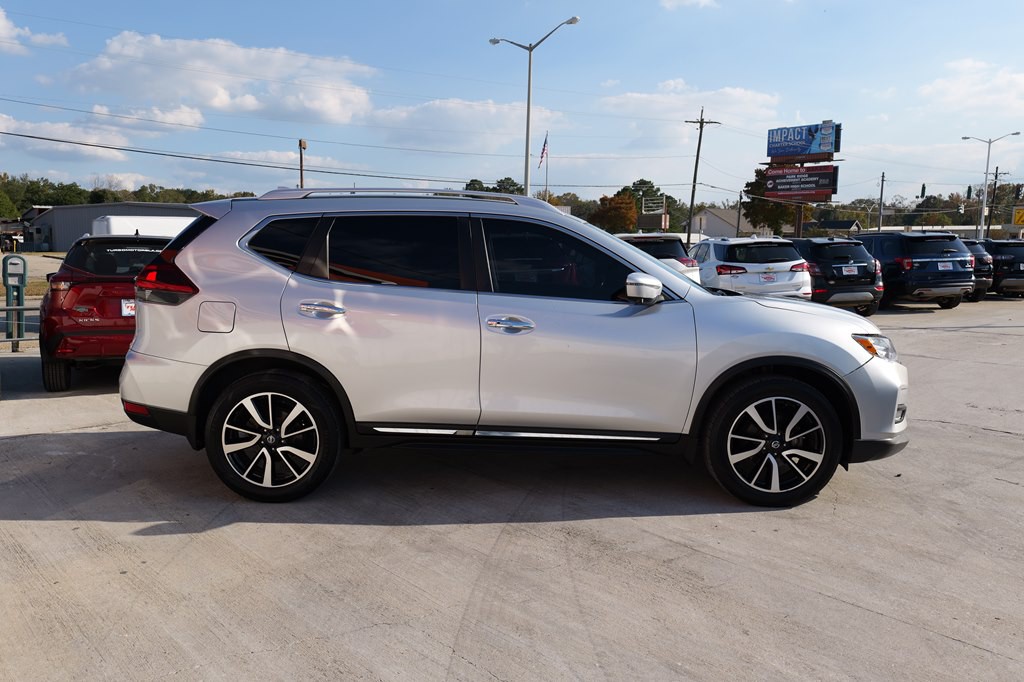 2018 Nissan Rogue Image 4