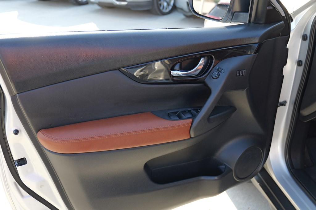 2018 Nissan Rogue Image 10