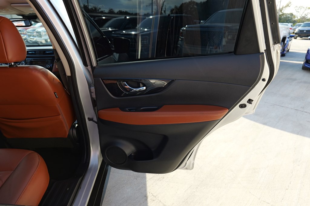 2018 Nissan Rogue Image 19