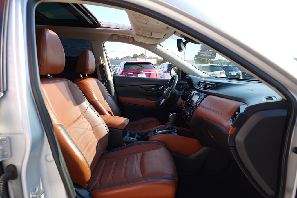 2018 Nissan Rogue Image 24