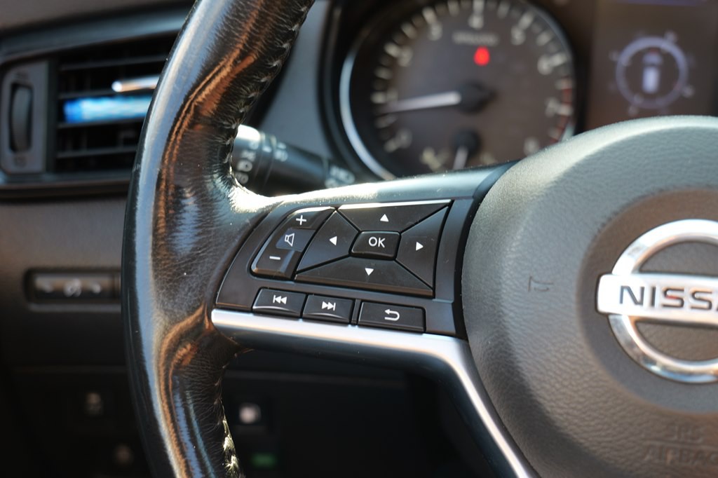2018 Nissan Rogue Image 30