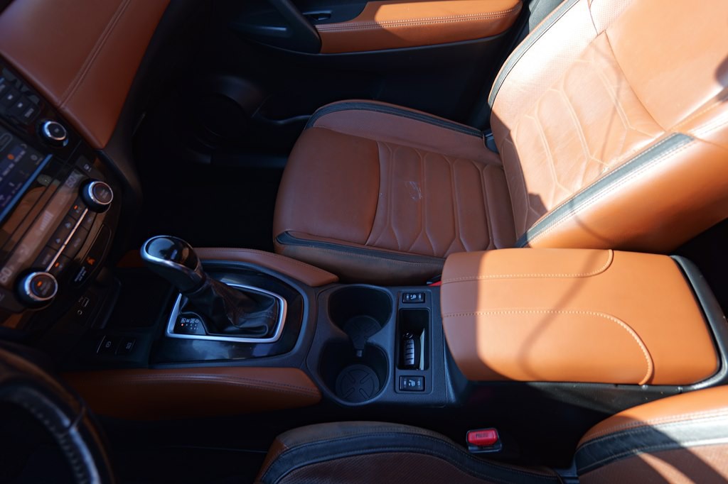 2018 Nissan Rogue Image 40