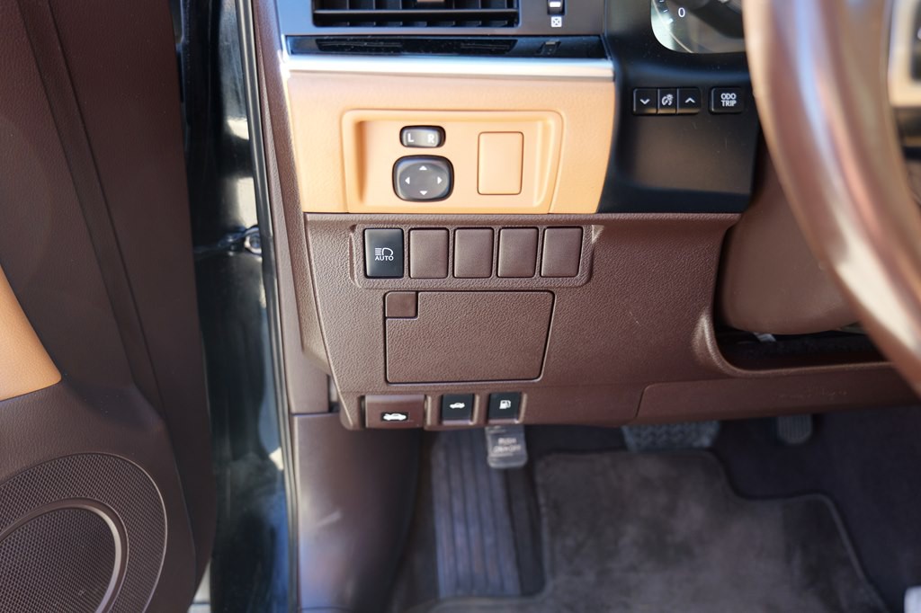 2017 Lexus ES Image 47