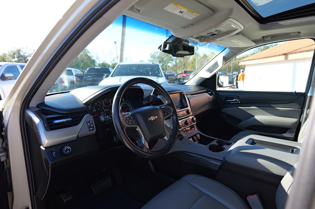 2017 Chevrolet Suburban Image 14