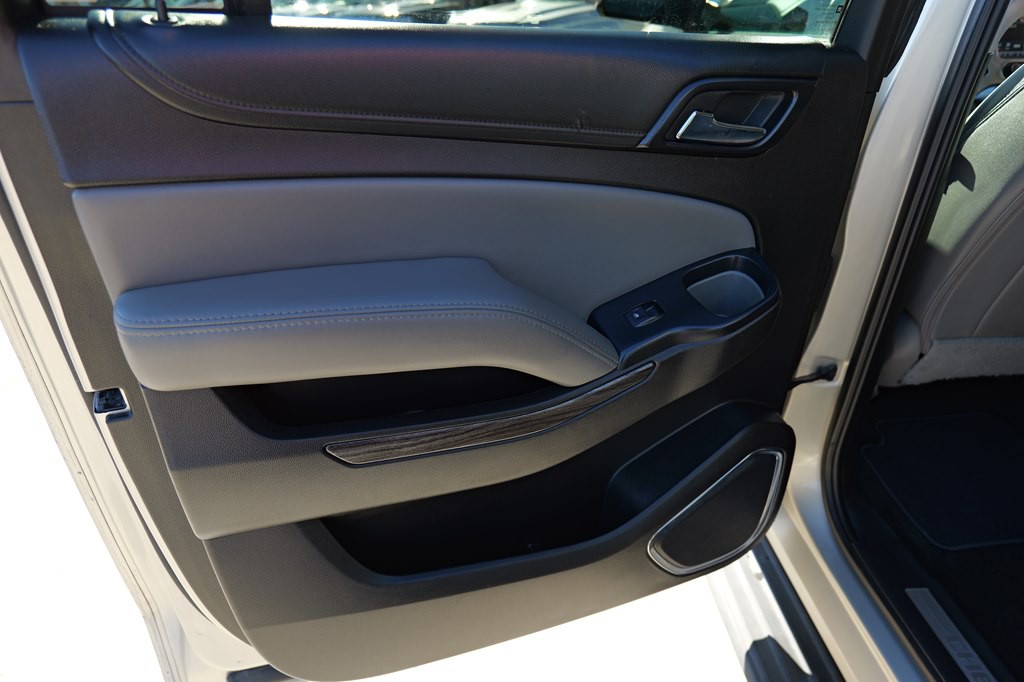 2017 Chevrolet Suburban Image 15
