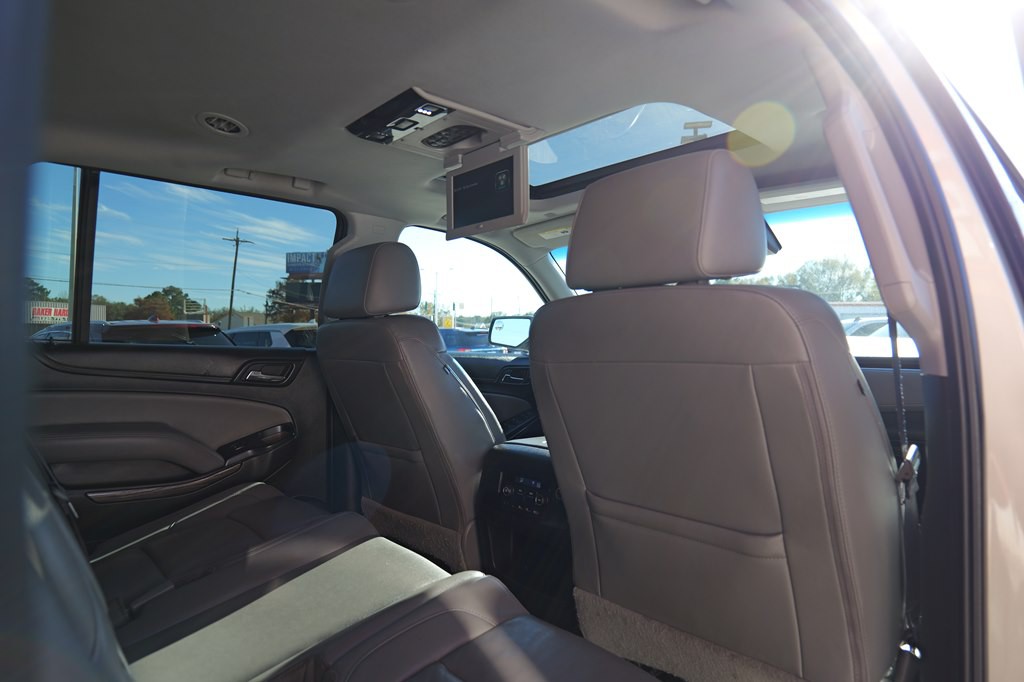 2017 Chevrolet Suburban Image 22