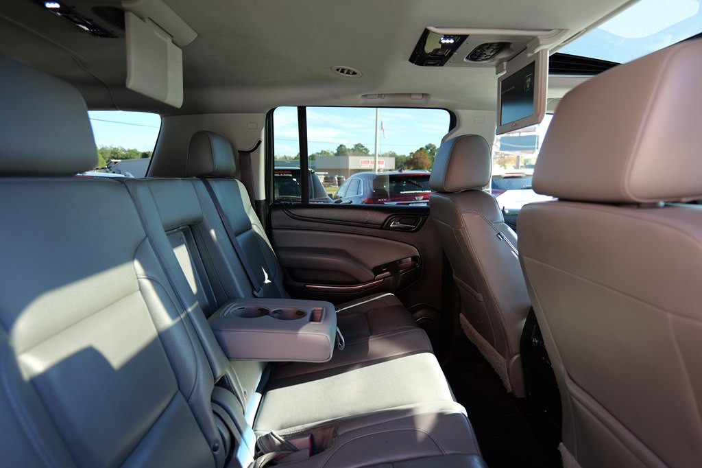 2017 Chevrolet Suburban Image 23
