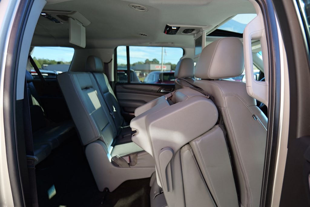 2017 Chevrolet Suburban Image 24