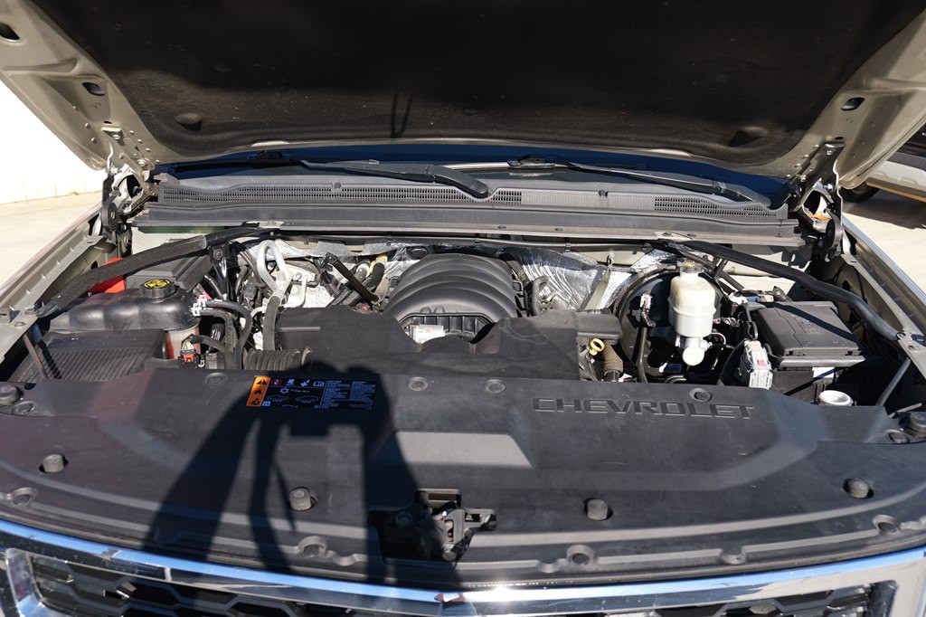 2017 Chevrolet Suburban Image 32