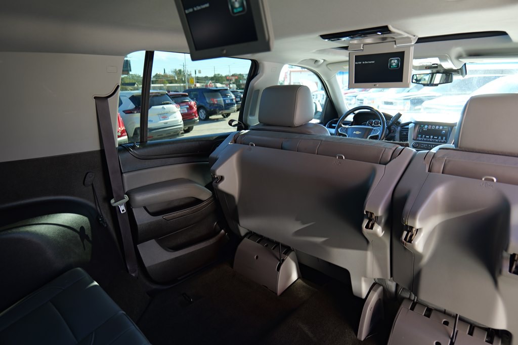 2017 Chevrolet Suburban Image 43