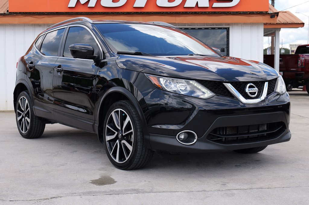2017 Nissan Rogue Image 2