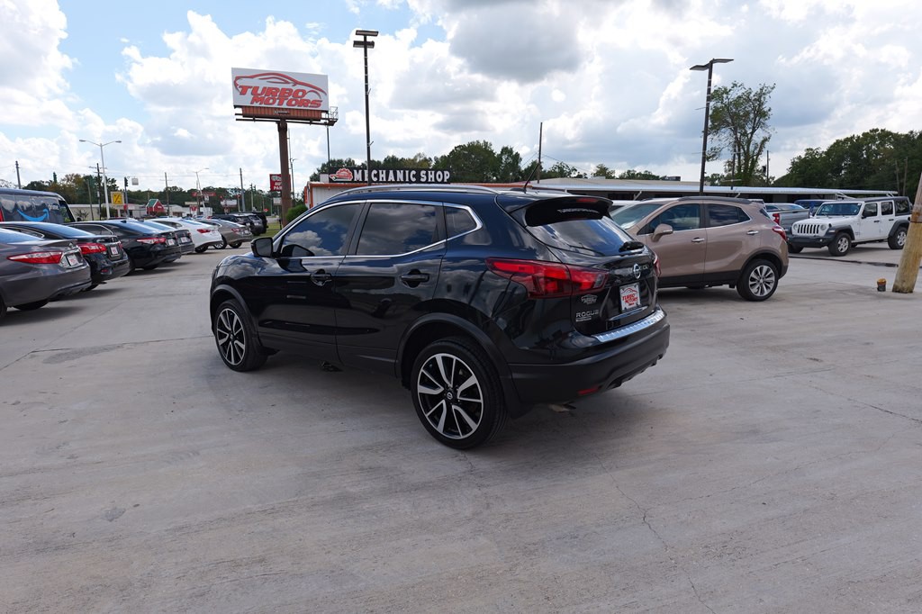 2017 Nissan Rogue Image 18