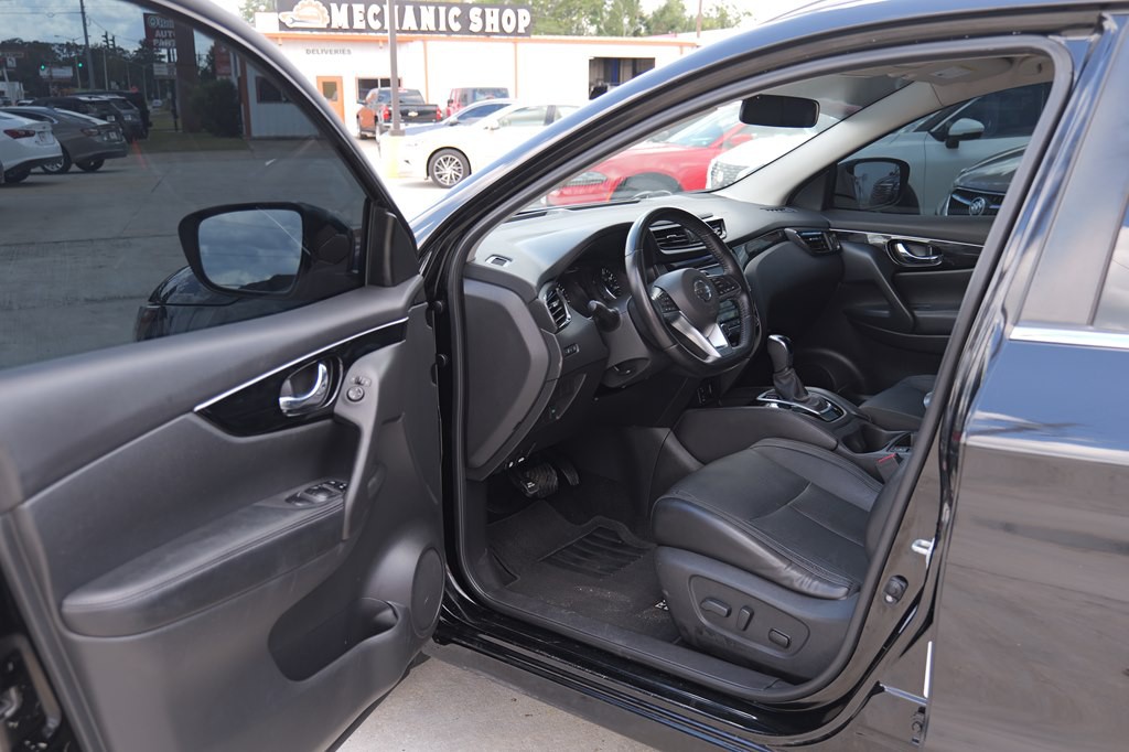 2017 Nissan Rogue Image 27