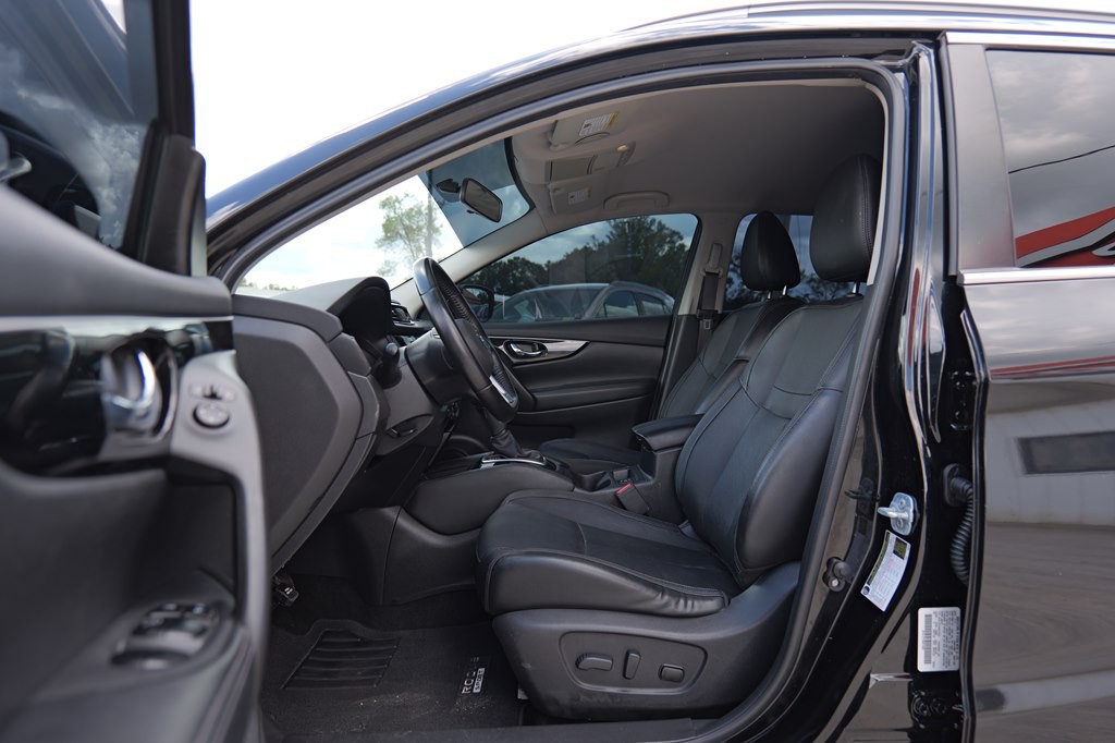 2017 Nissan Rogue Image 29