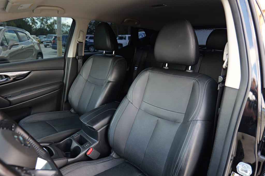 2017 Nissan Rogue Image 31