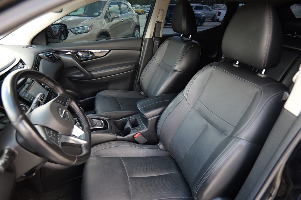 2017 Nissan Rogue Image 32