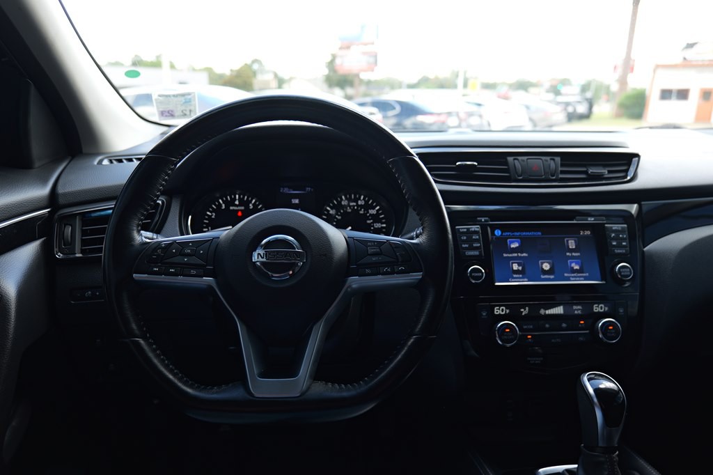 2017 Nissan Rogue Image 33