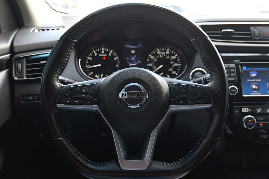 2017 Nissan Rogue Image 34