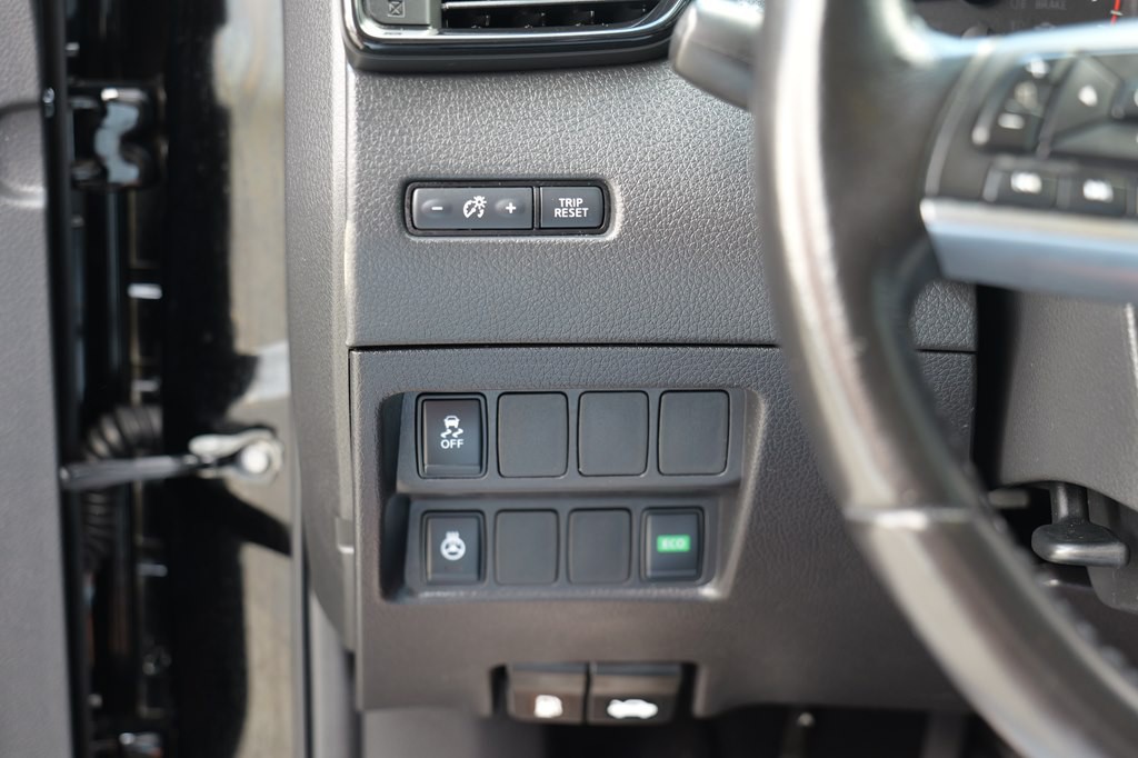 2017 Nissan Rogue Image 38