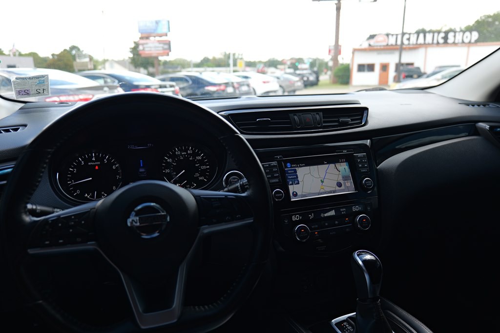 2017 Nissan Rogue Image 40