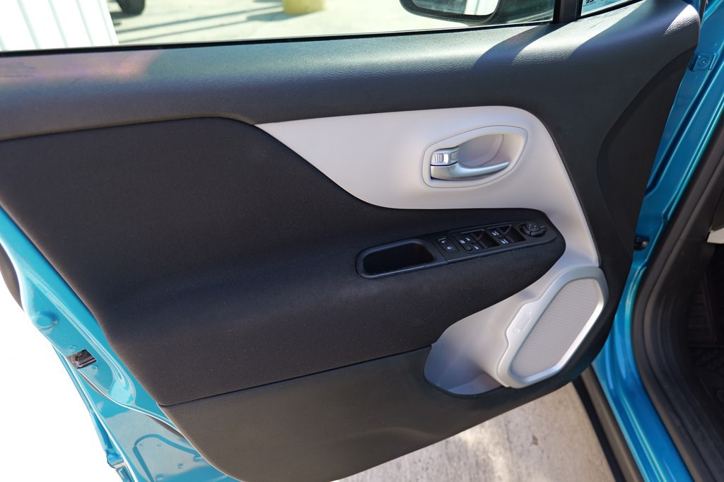 2021 Jeep Renegade Image 21