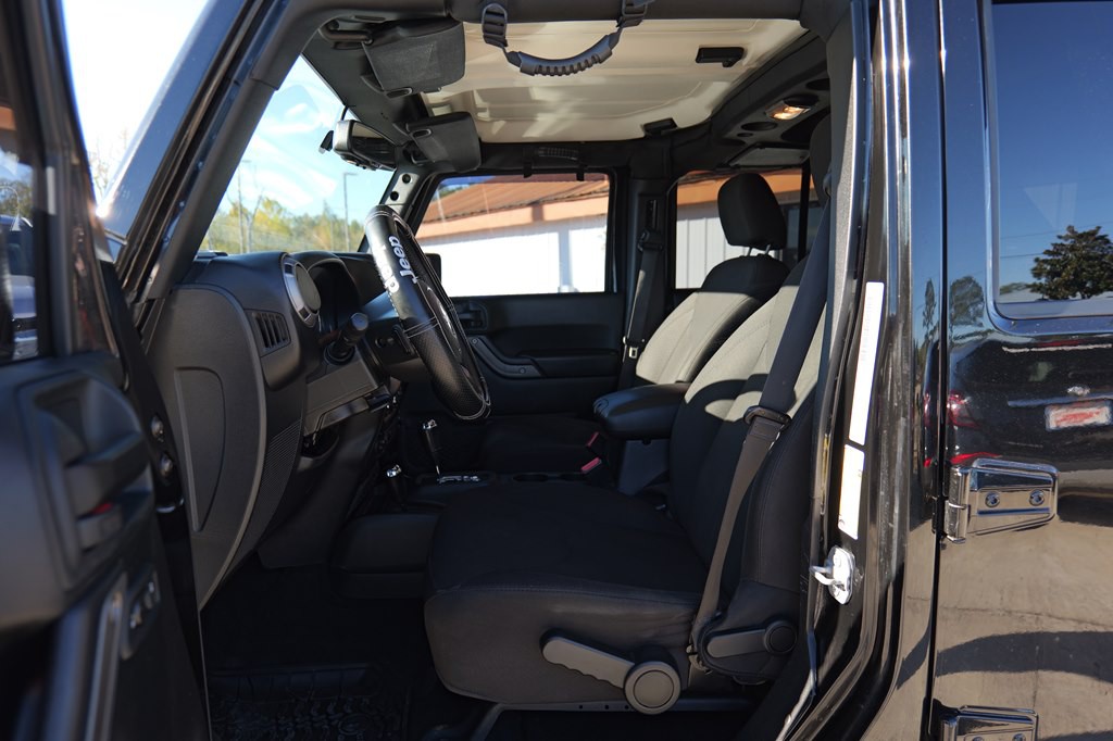 2017 Jeep Wrangler Unlimited Image 12