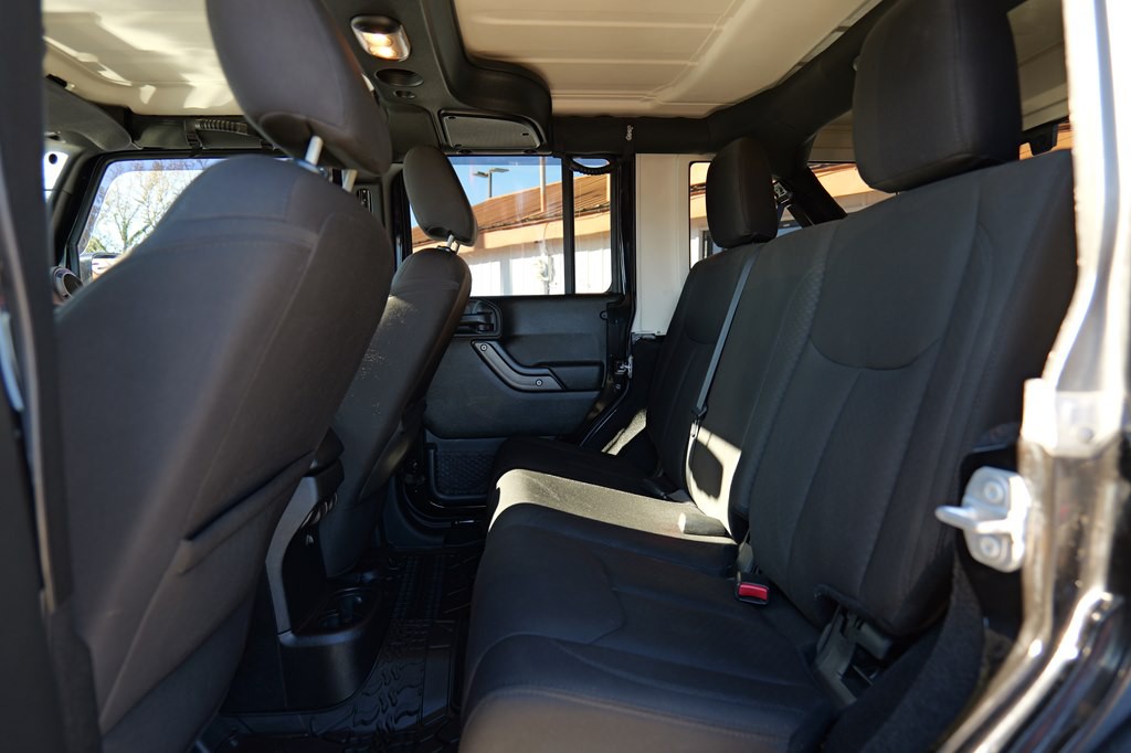 2017 Jeep Wrangler Unlimited Image 16