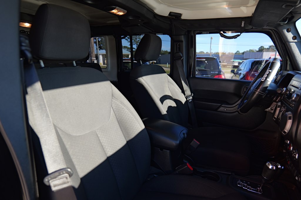 2017 Jeep Wrangler Unlimited Image 28