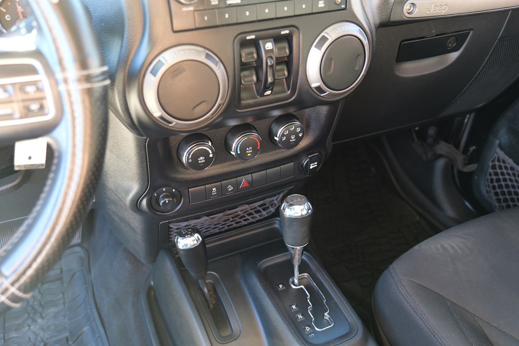 2017 Jeep Wrangler Unlimited Image 34