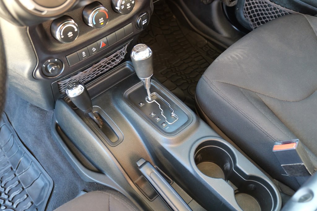 2017 Jeep Wrangler Unlimited Image 35