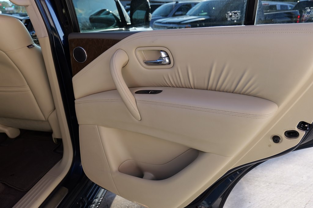 2017 INFINITI QX80 Image 21