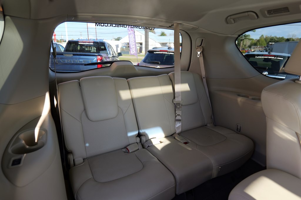 2017 INFINITI QX80 Image 24