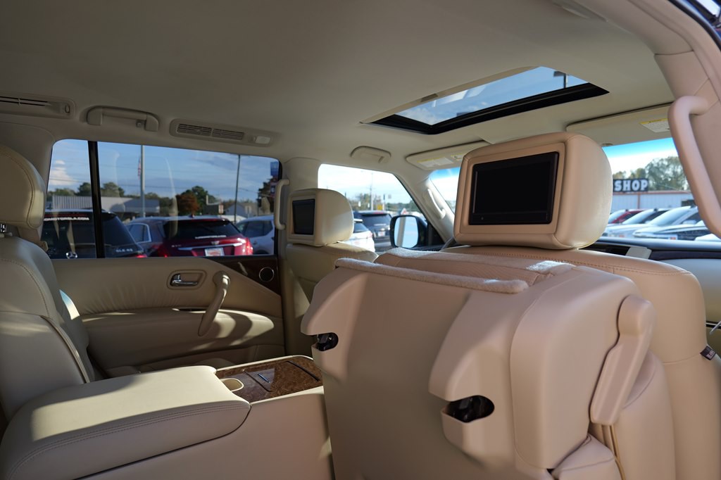 2017 INFINITI QX80 Image 26