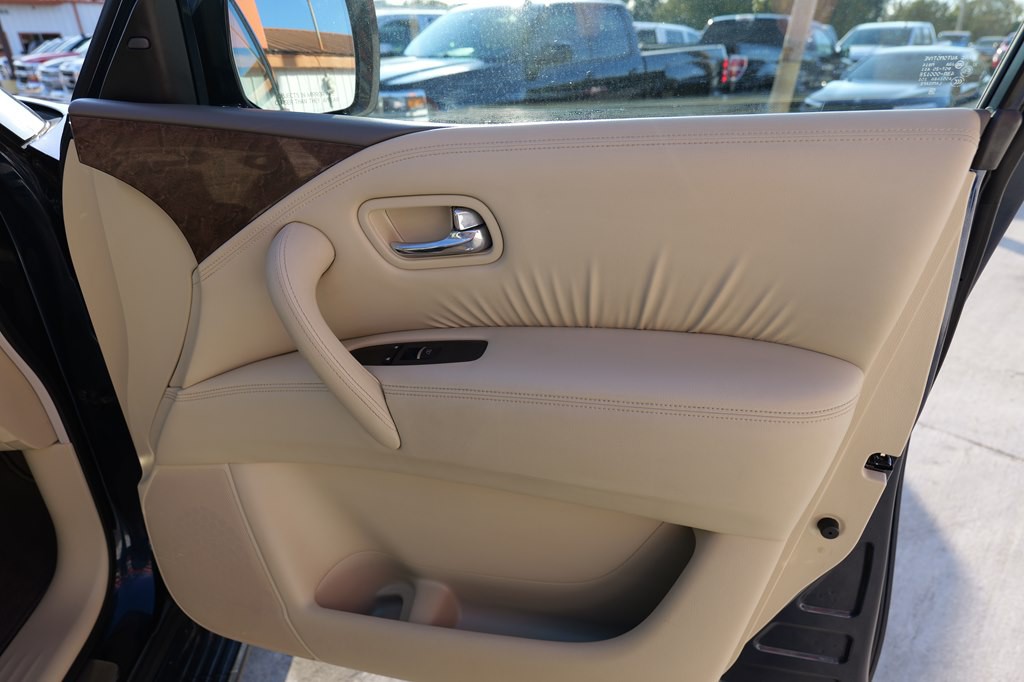 2017 INFINITI QX80 Image 27