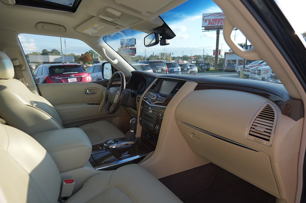2017 INFINITI QX80 Image 30