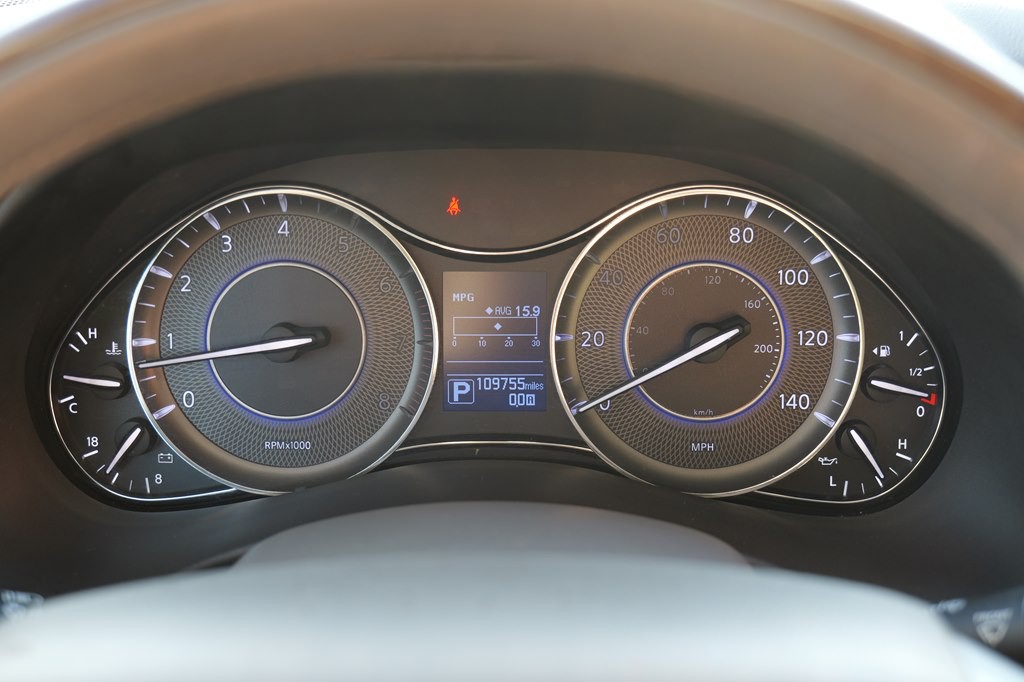 2017 INFINITI QX80 Image 37