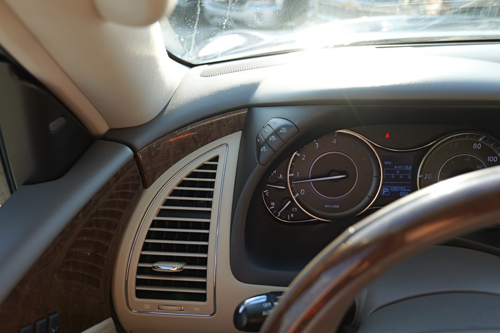 2017 INFINITI QX80 Image 38