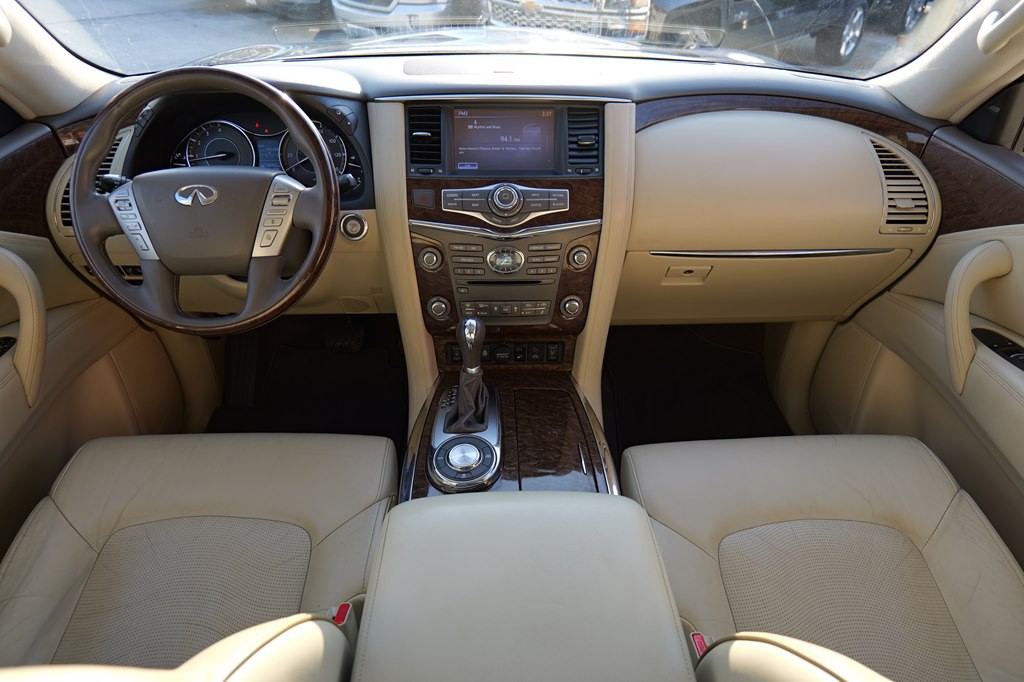 2017 INFINITI QX80 Image 42