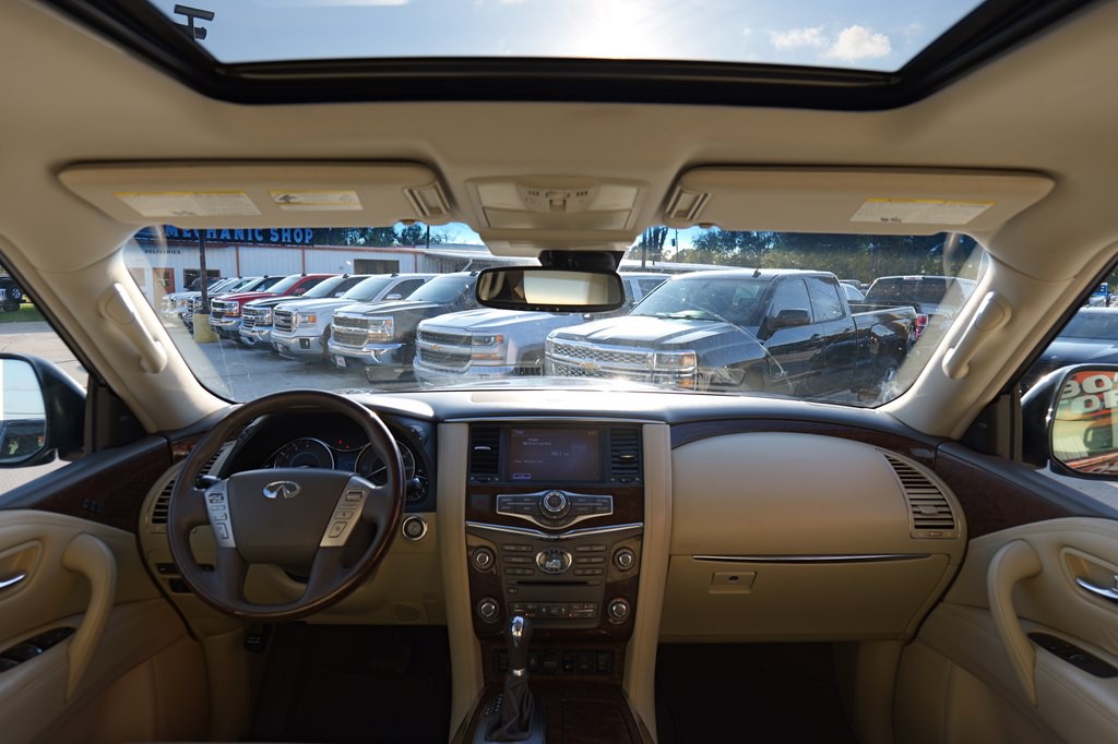 2017 INFINITI QX80 Image 43