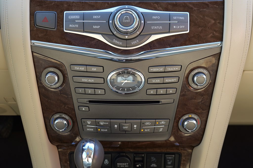 2017 INFINITI QX80 Image 47