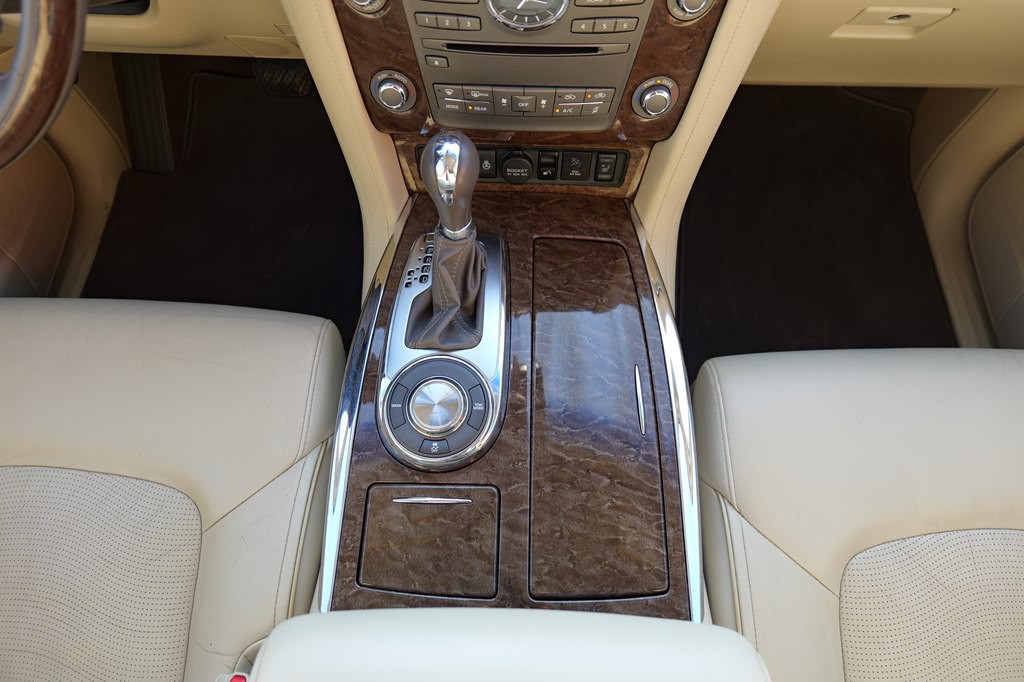 2017 INFINITI QX80 Image 52