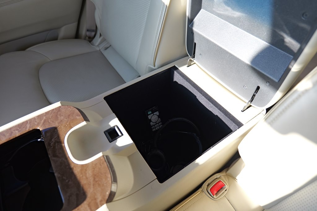 2017 INFINITI QX80 Image 58