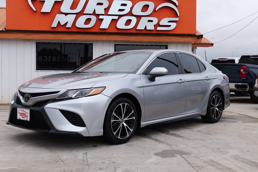 2020 Toyota Camry Image 1