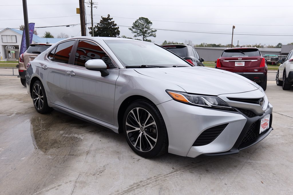 2020 Toyota Camry Image 3