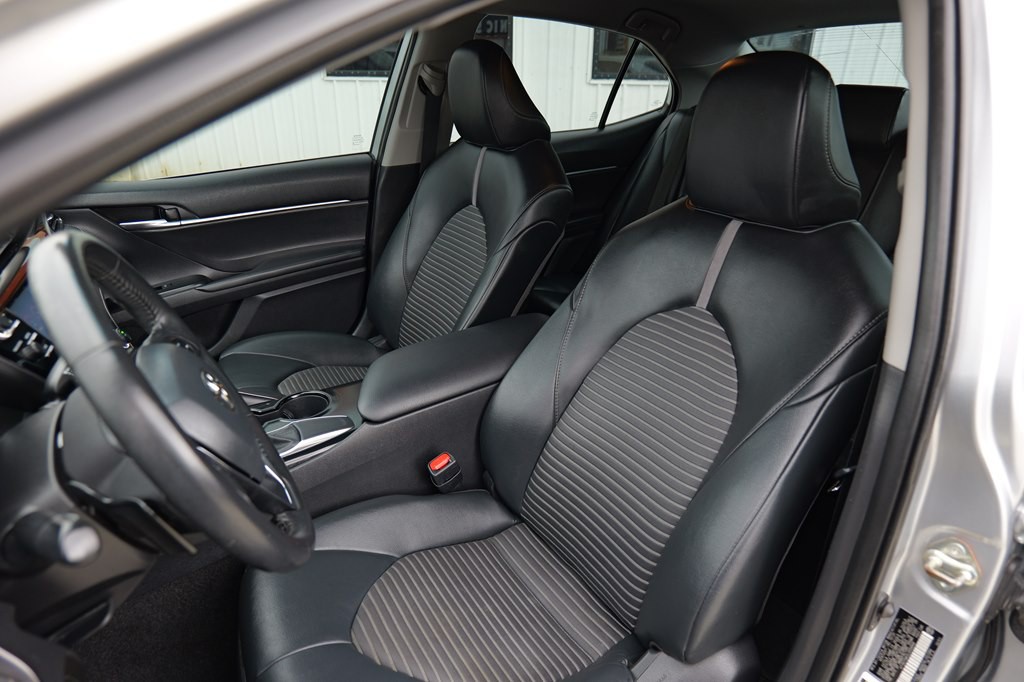 2020 Toyota Camry Image 15